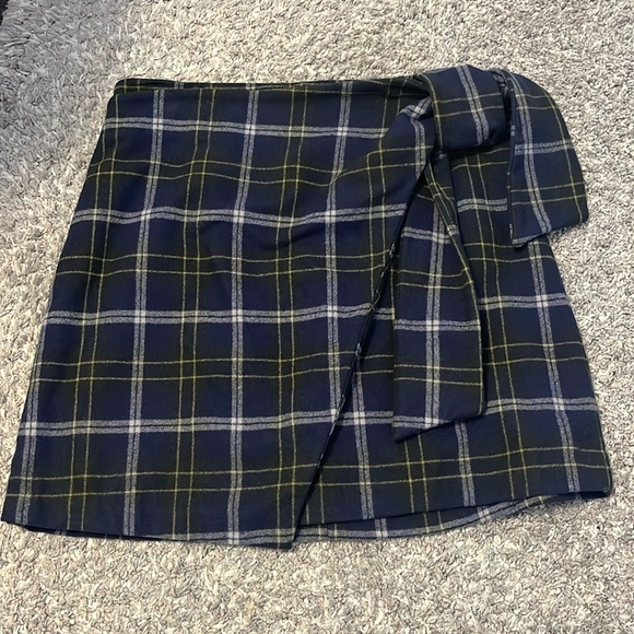 Aritzia Wilfred Plaid Tie Skirt - Picture 1 of 3